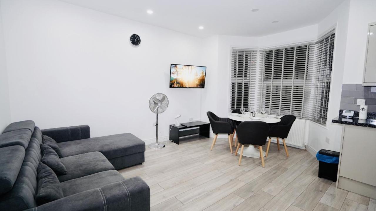 E2M Stays Lovely Apt Close To Ilford Station With Free Parking Luaran gambar