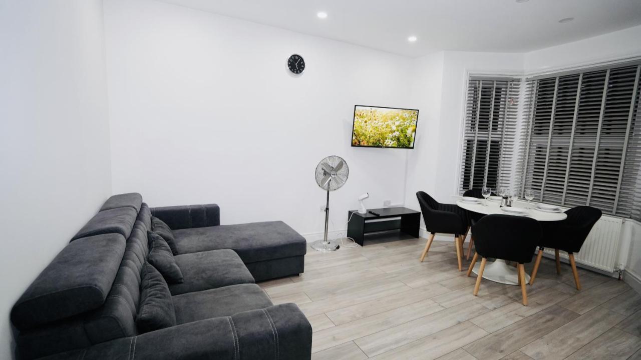 E2M Stays Lovely Apt Close To Ilford Station With Free Parking Luaran gambar
